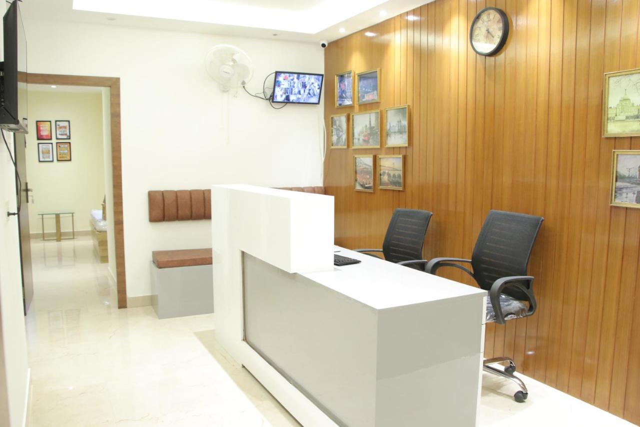 La Cresta Inn Kolkata Bagian luar foto