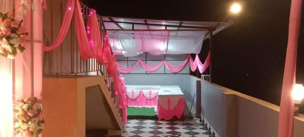 La Cresta Inn Kolkata Bagian luar foto