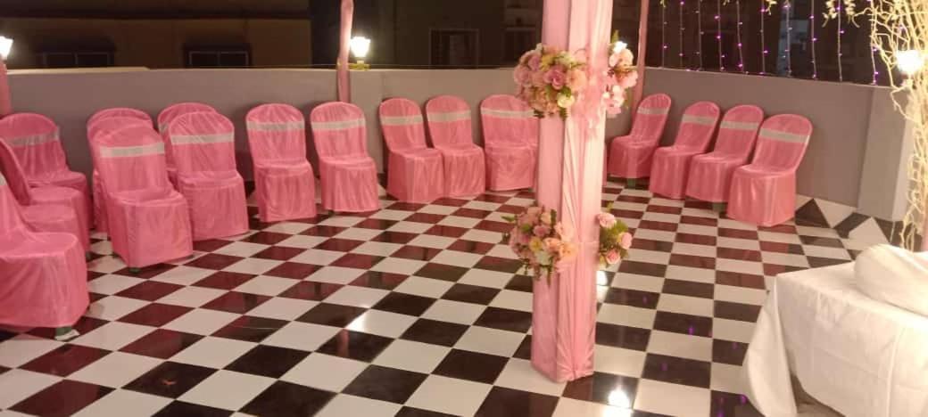 La Cresta Inn Kolkata Bagian luar foto