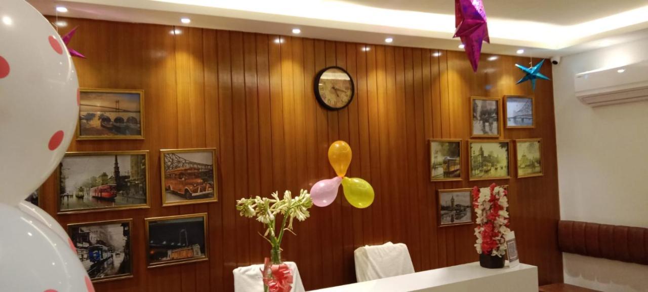 La Cresta Inn Kolkata Bagian luar foto