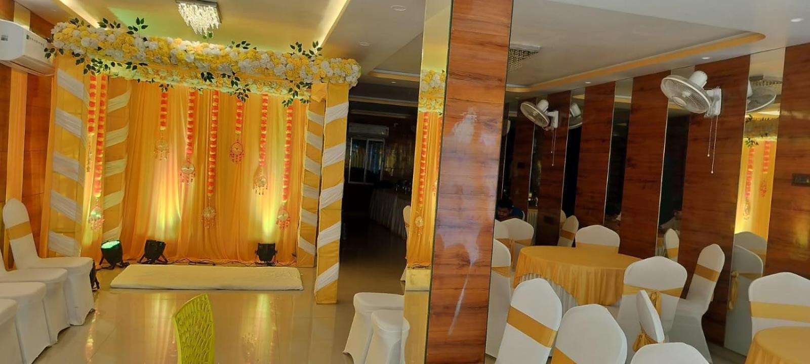 La Cresta Inn Kolkata Bagian luar foto