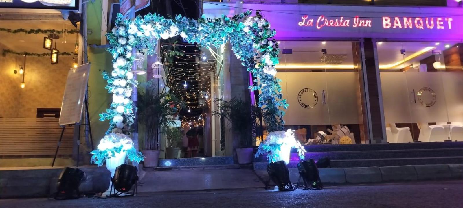 La Cresta Inn Kolkata Bagian luar foto