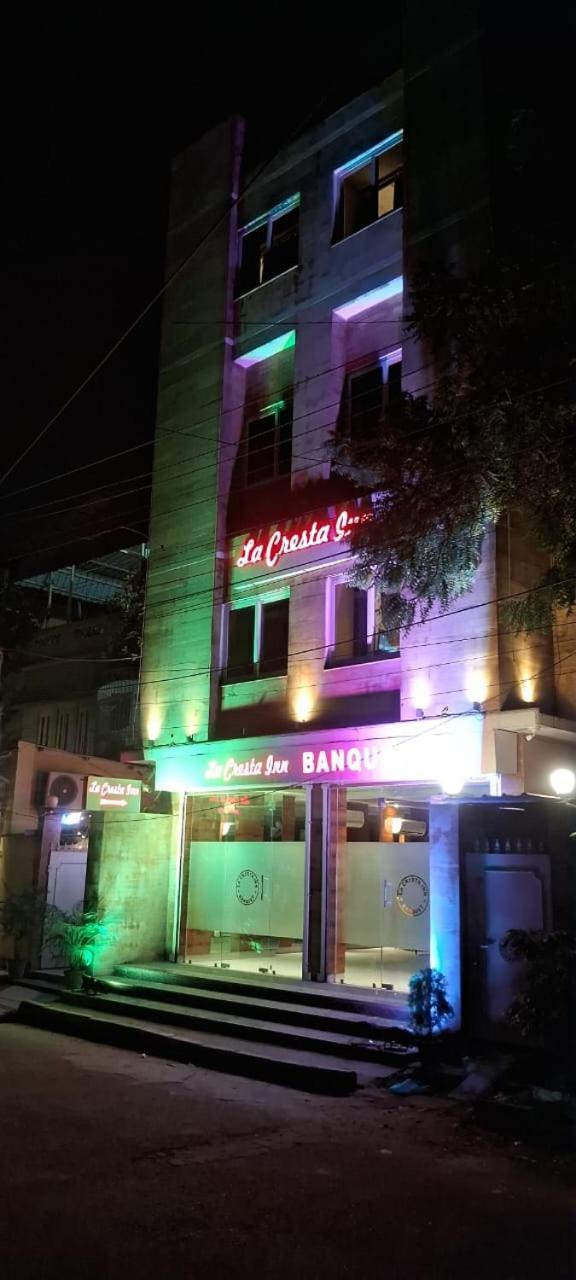 La Cresta Inn Kolkata Bagian luar foto