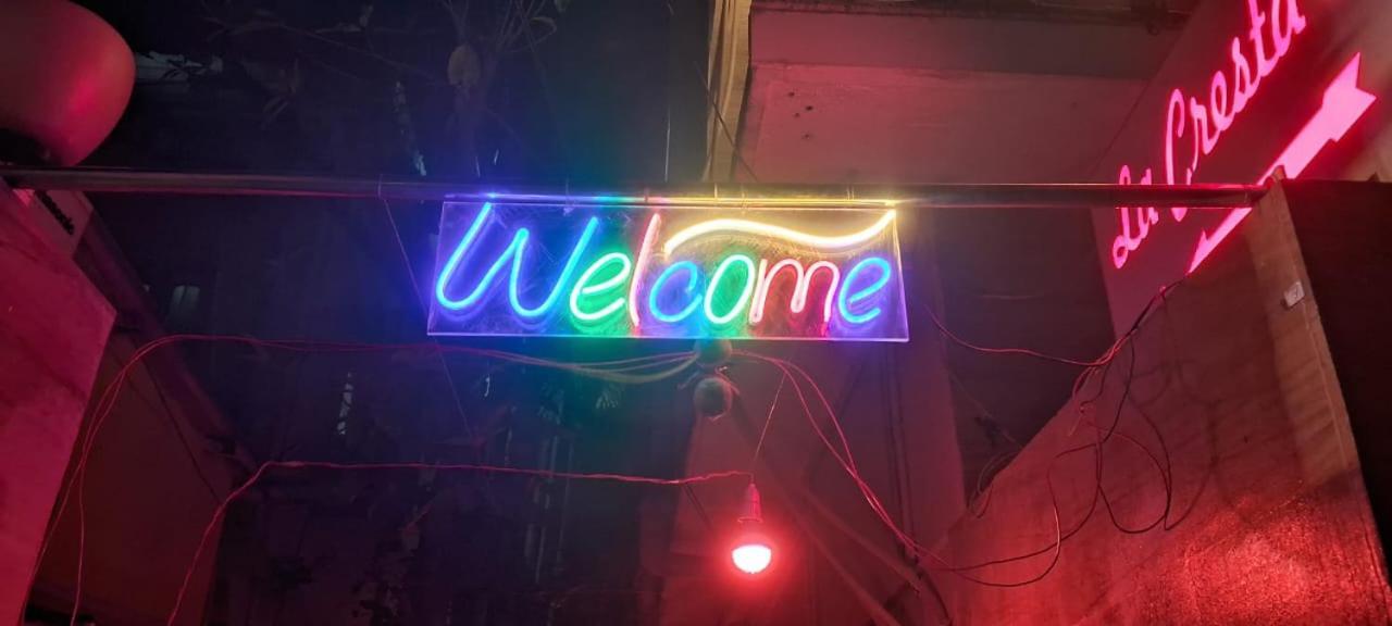 La Cresta Inn Kolkata Bagian luar foto