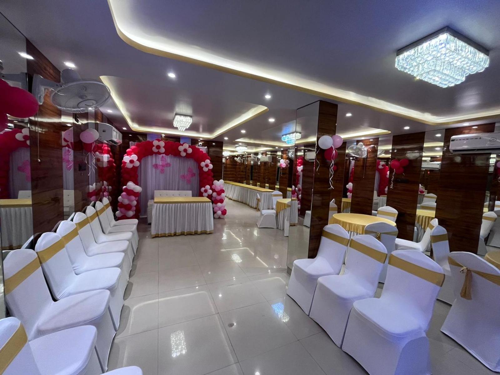 La Cresta Inn Kolkata Bagian luar foto