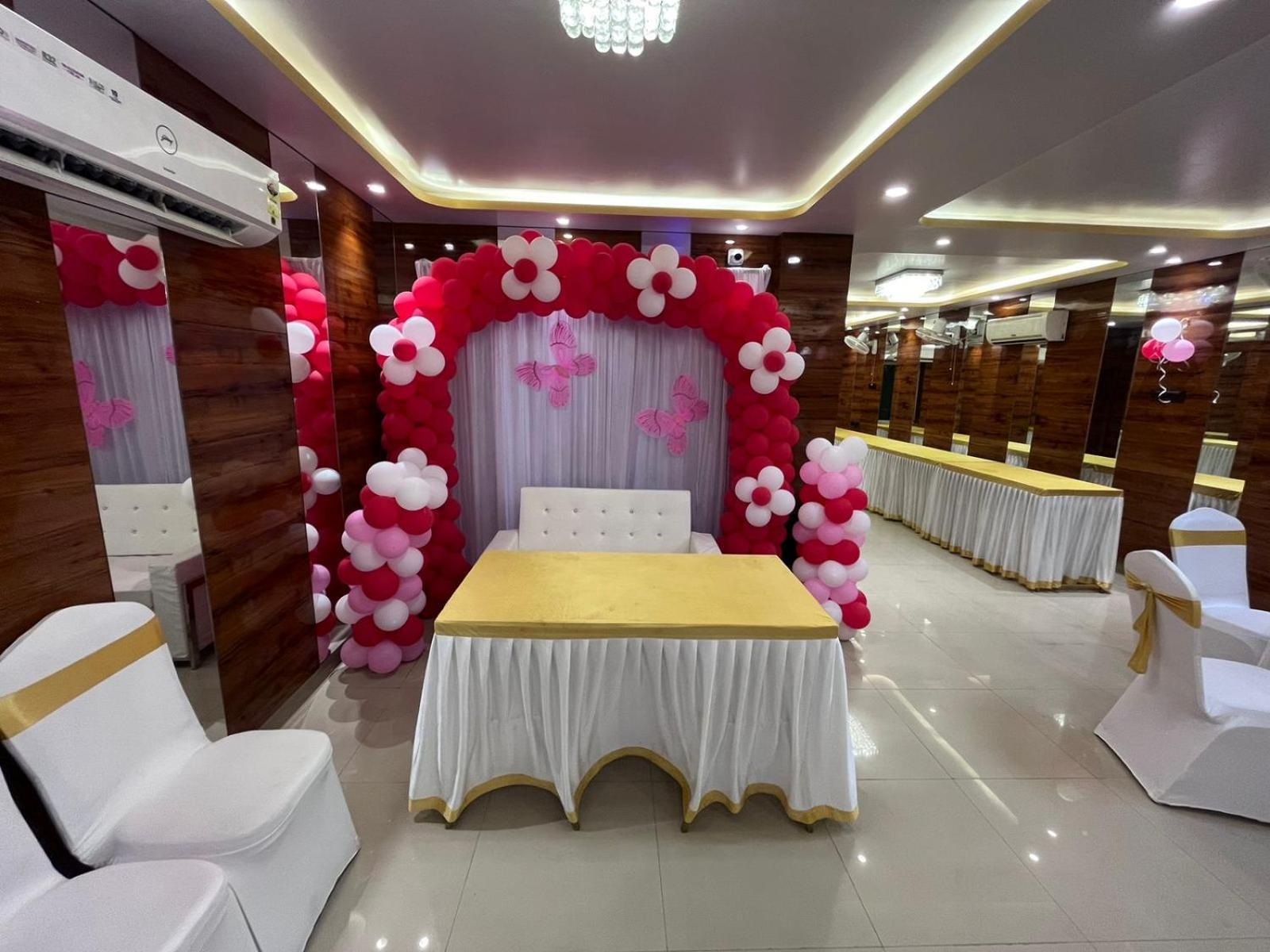 La Cresta Inn Kolkata Bagian luar foto